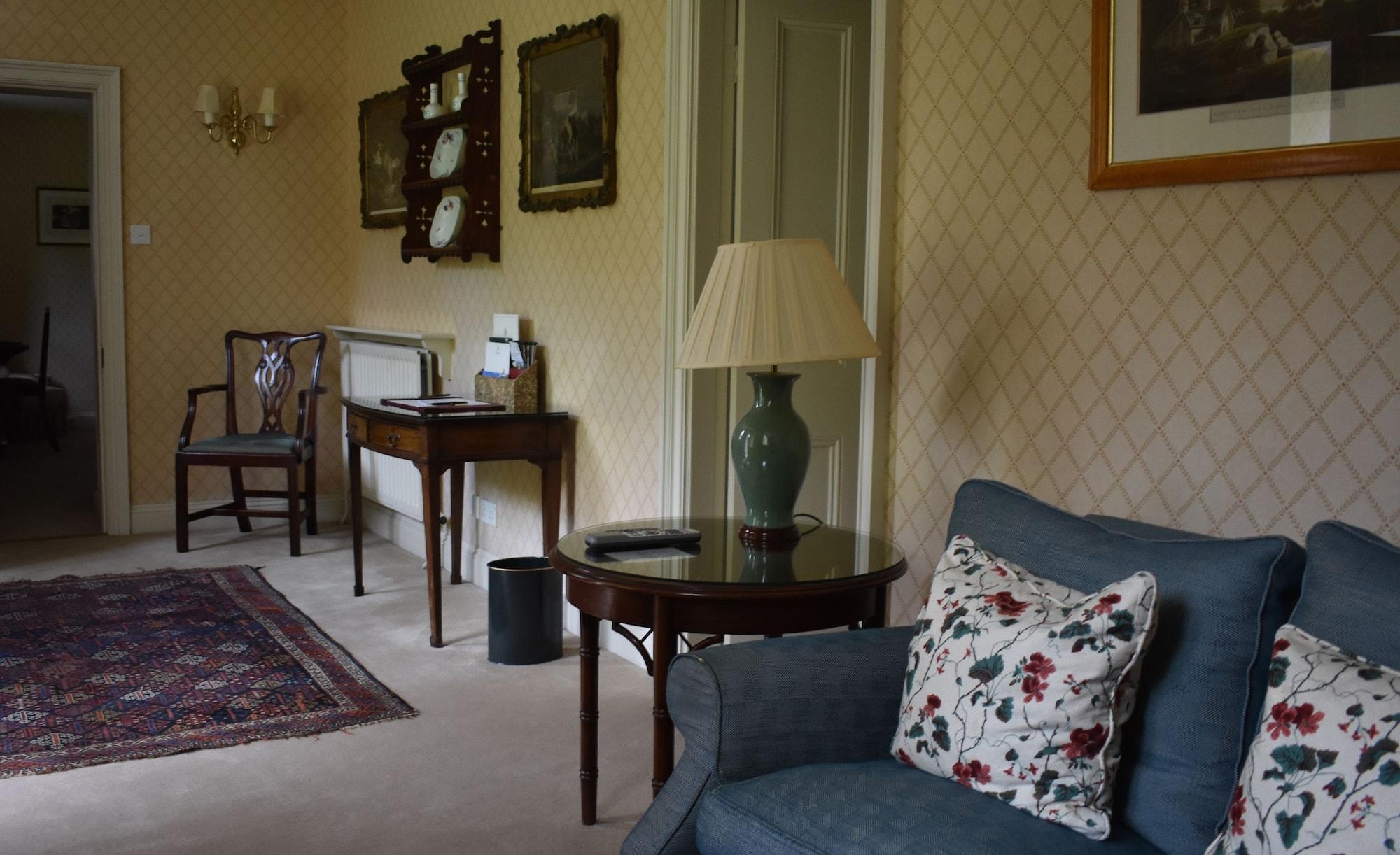 Bodysgallen Hall And Spa Ландъндо Екстериор снимка